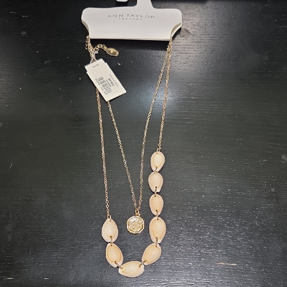 Ann Taylor Elegant Gold and Cream Necklace